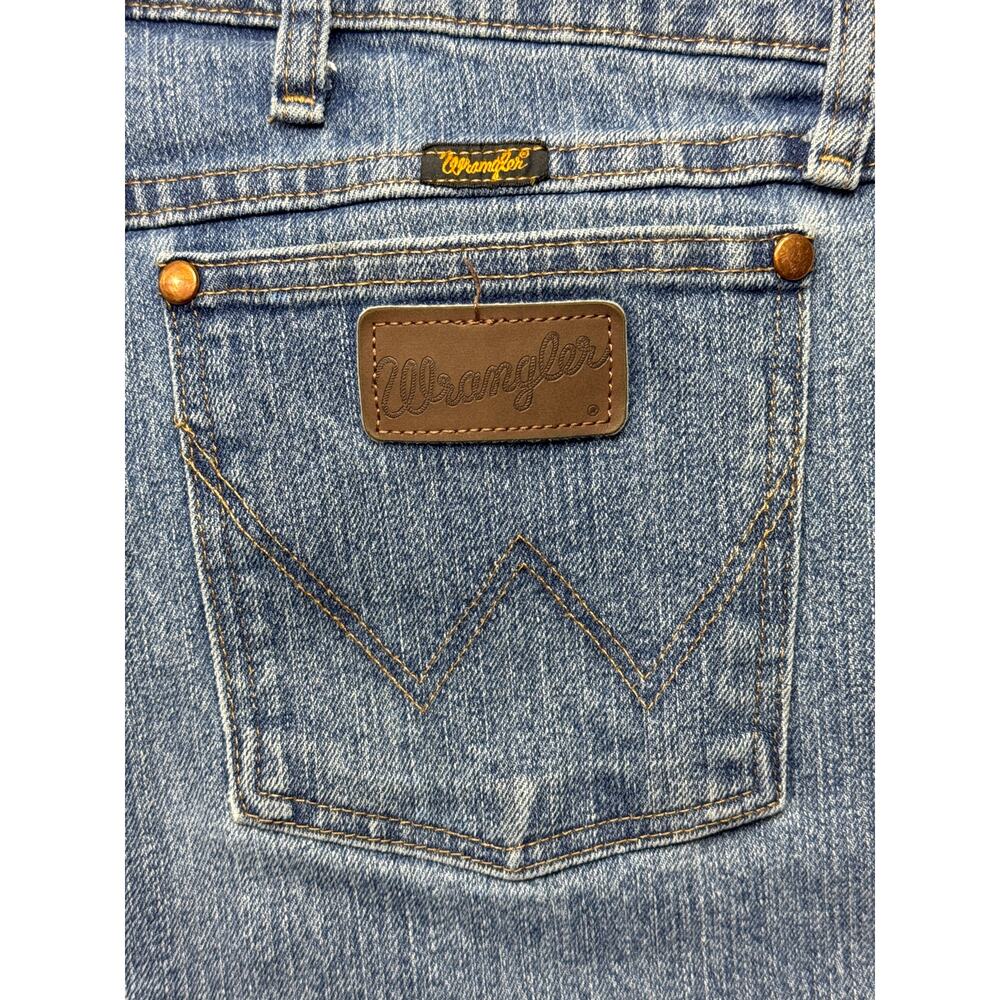 Wrangler Men's 47MWZ Regular Fit Advanced Comfort Blue Jeans - Size 42x32 - Picture 3 of 5
